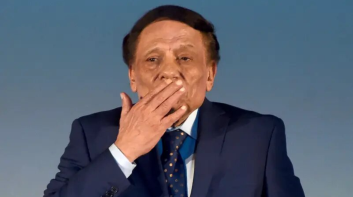عادل إمام الذي لا شريك له في السينما (بروفايل)